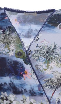 Wickelkleid aus OEKO-TEX® 100 Viskose-Jersey, Seeblumen