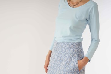 A-Linienrock Halbleinen kbA, blau mit hellen Arabesken
